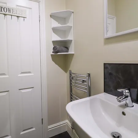 5 Hamilton Terrace * Pateley Bridge